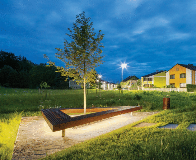 lauko suolas su mini saulės moduliu SM-16